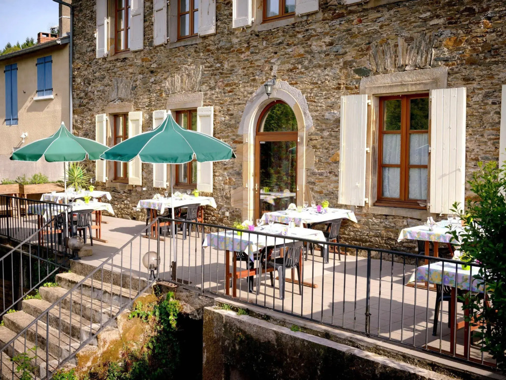 Logis Hostellerie Des Lauriers