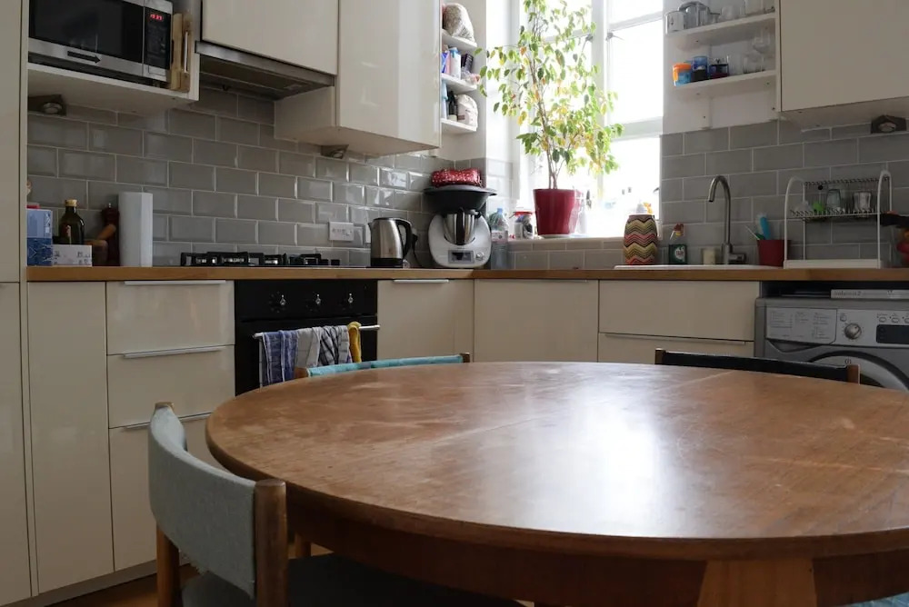 Bright 2 Bedroom Apartment Along the Thames