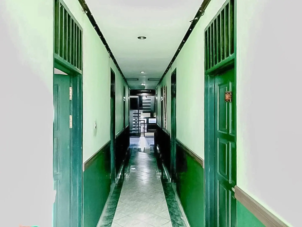 RedDoorz Syariah near Pasar Pagi Samarinda