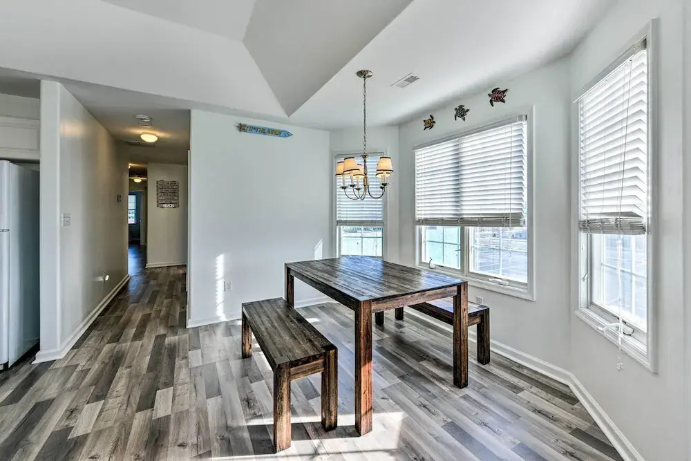 Wildwood Condo: Walk to Beach + Water Parks!