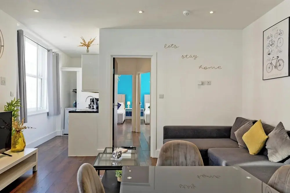 Imperial Middlesex Street Apartments