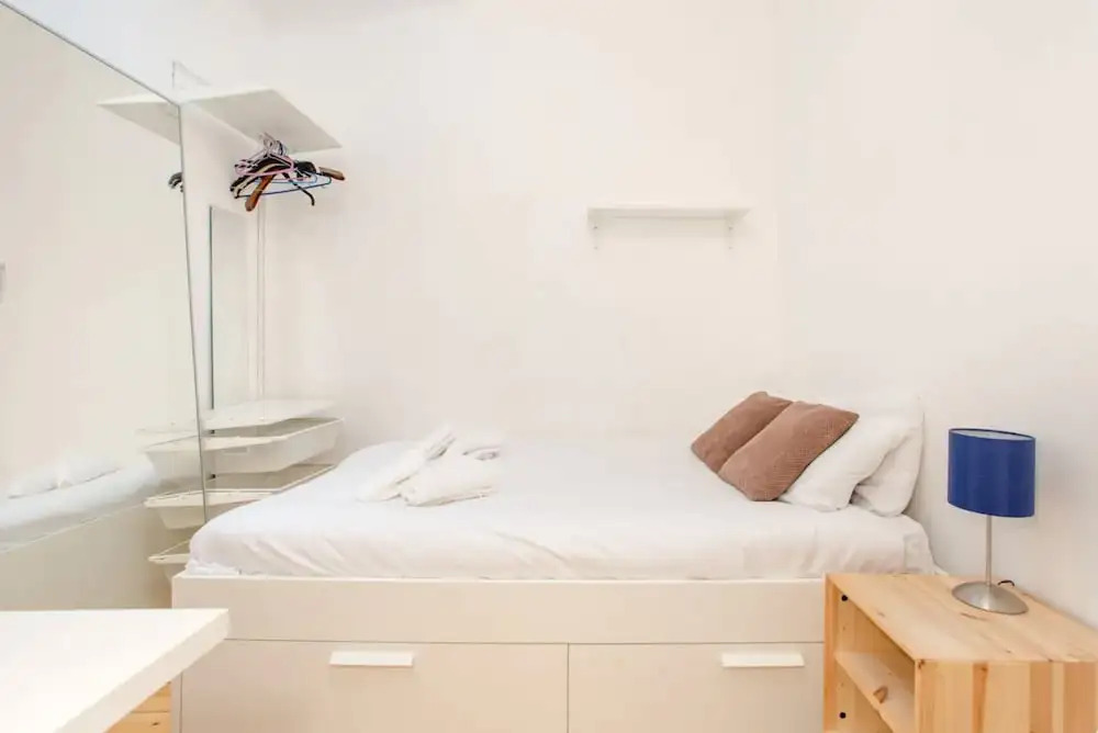 Spacious Traditional 3 Bedroom Flat in New Town