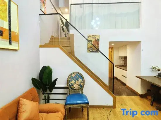 Lilaoshijia Homestay