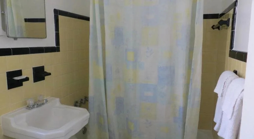 Skyway Motel