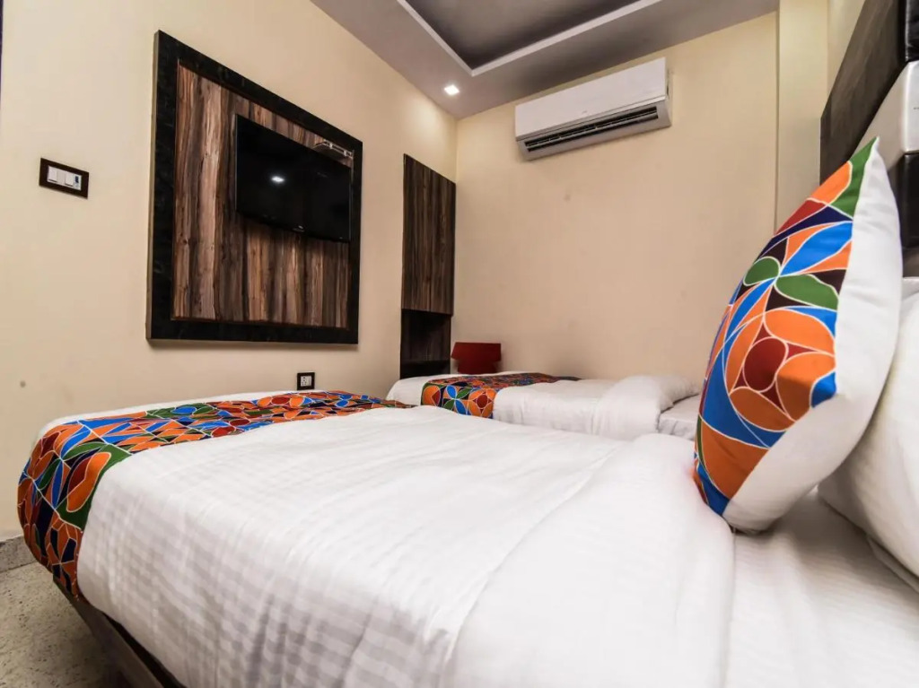 Hotel Dollar Inn