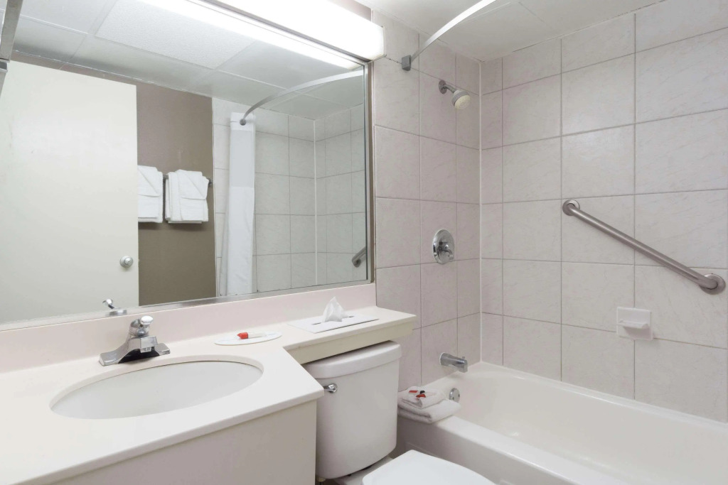 Days Inn by Wyndham Columbus East Airport