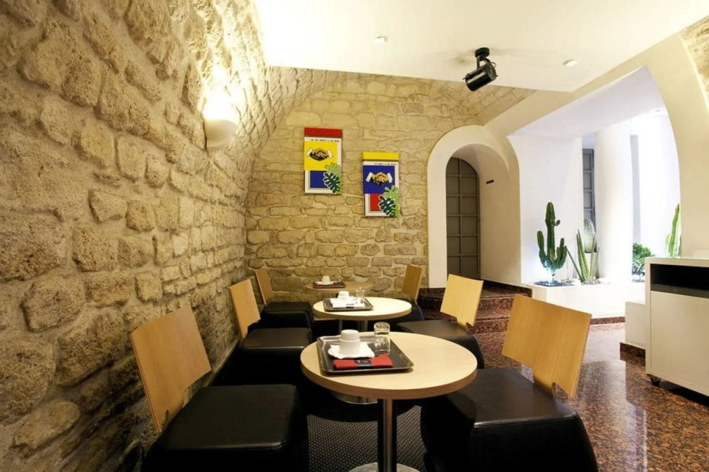 Select Hotel