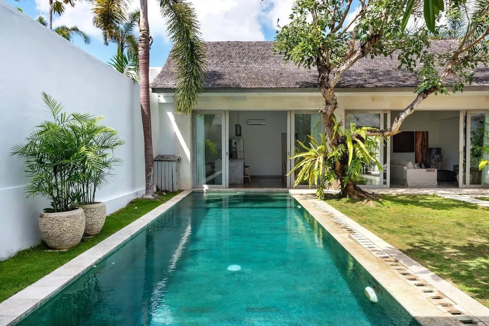 Villa Mia by Villa Finder