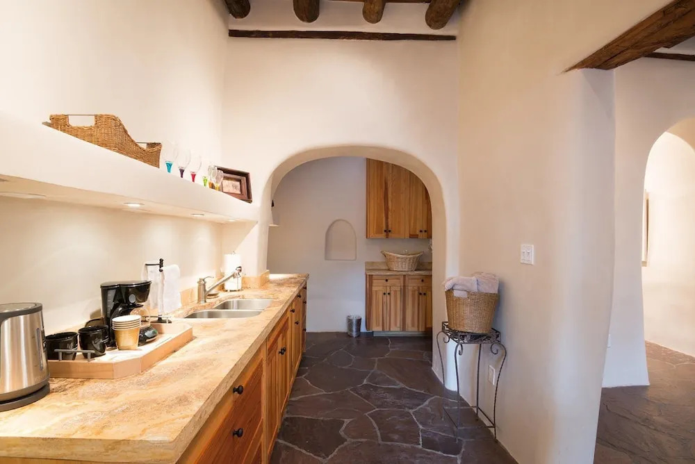 Corazon - Historic Luxury, Just Blocks to the Plaza, Excellent Outdoor Space