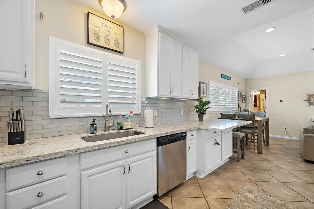 Purple Pelican Paradise by Ryson Vacation Rentals
