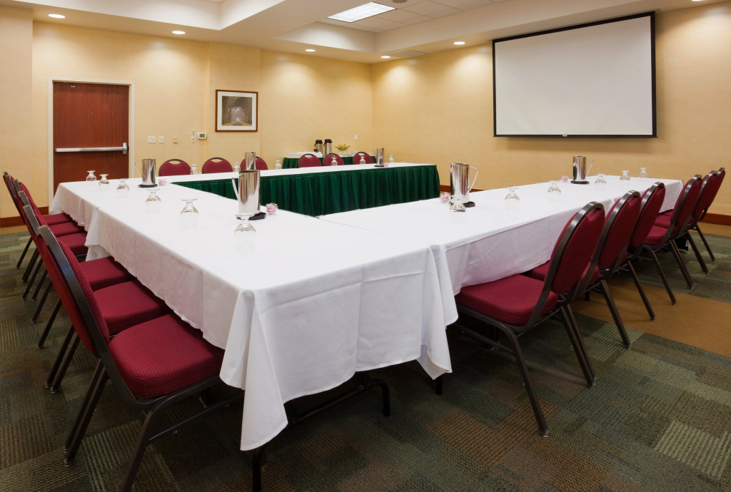 Holiday Inn Madison at The American Center by IHG