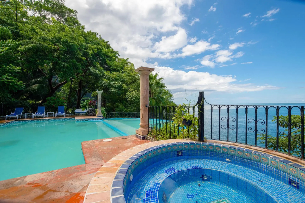 Mar Sereno Hotel & Suites
