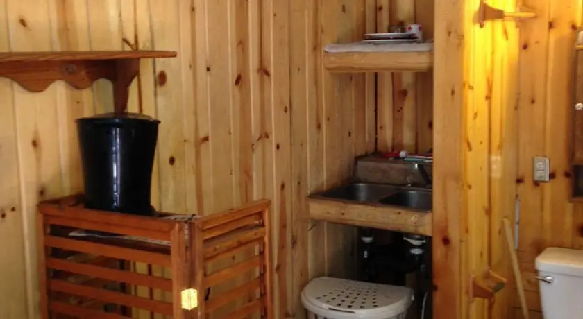 Cabins4Less - Sleeps 1 Only