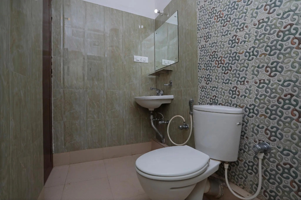 OYO Flagship 9980 Violet Guest House