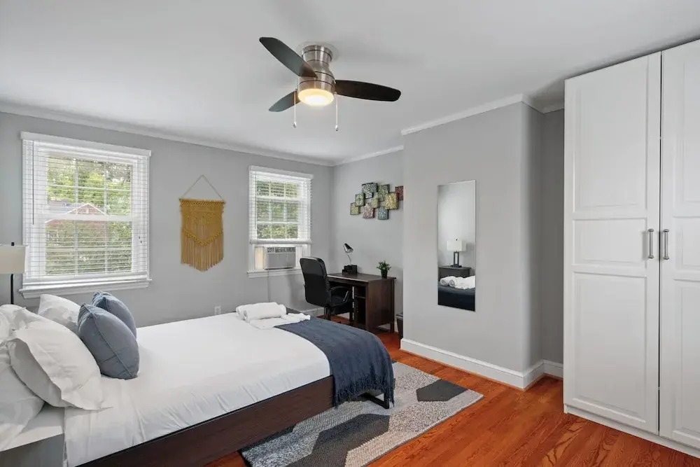 Charming Townhouse Retreat by Cozysuites