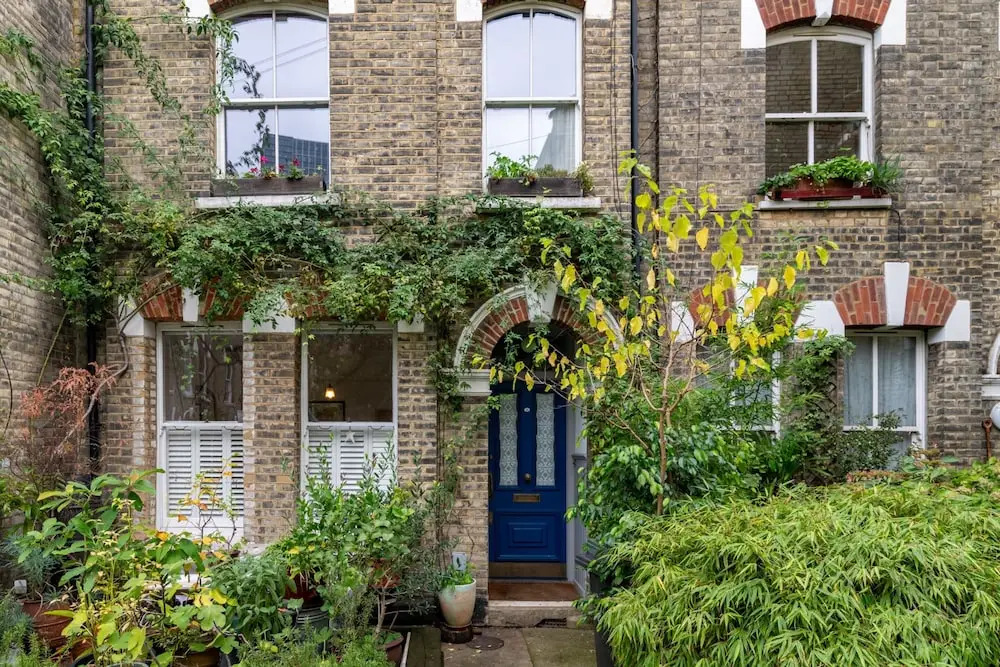 Beautiful Two Bed Abode In South West London