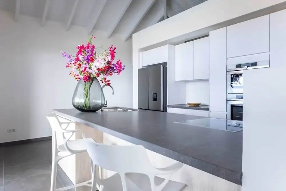 Modern Vibrant Villa With Terrace Private Pool