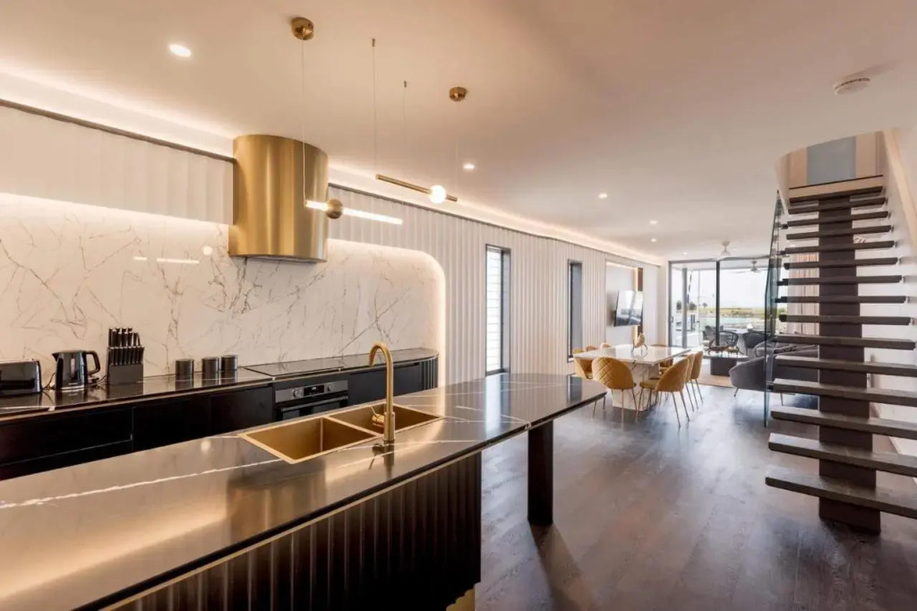 NEW! Dacha on Maggie No#2, Unrivaled Island Luxury