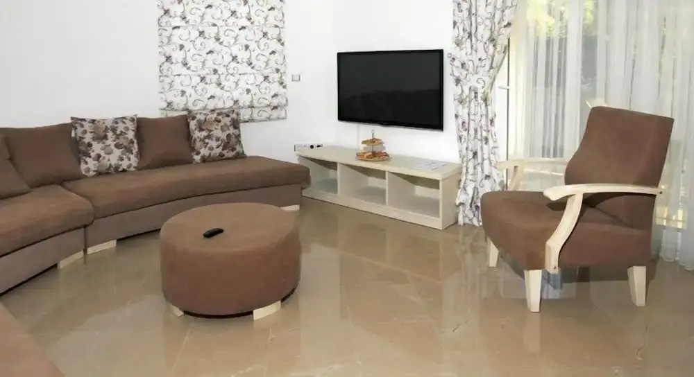 Villa Liya 3 by Elm