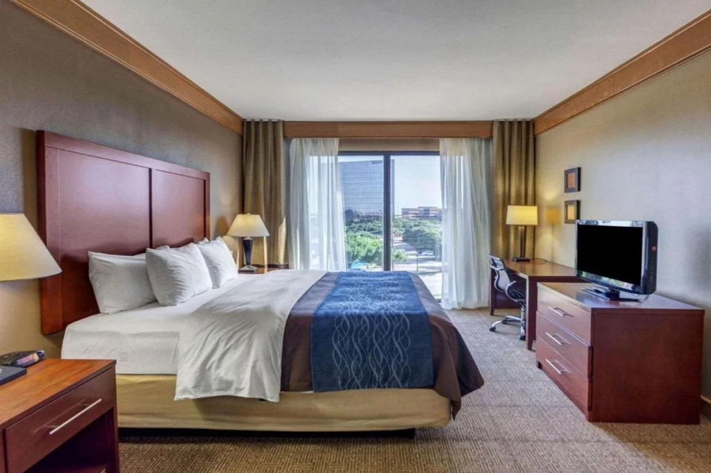 Comfort Inn and Suites Plano East