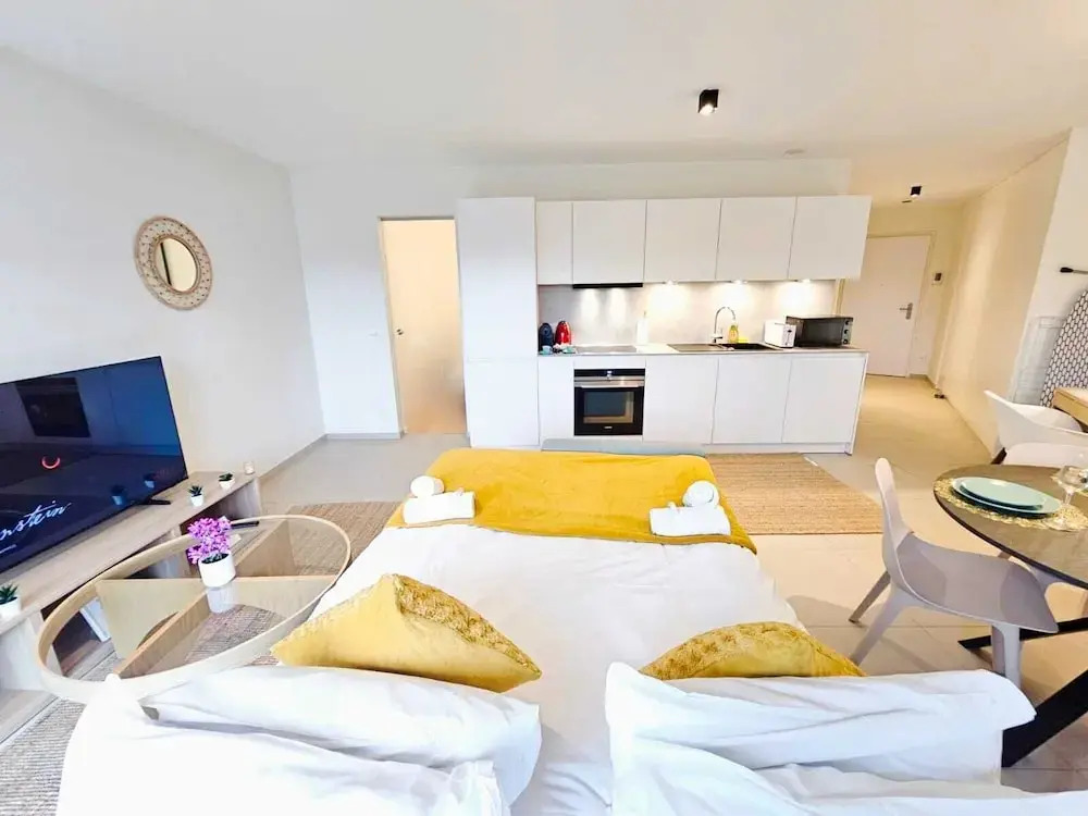 Warm&Bright 1BR w terrace&parking