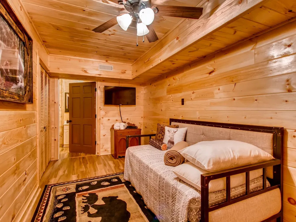 Lake Vista Lodge #248 by Aunt Bug's Cabin Rentals