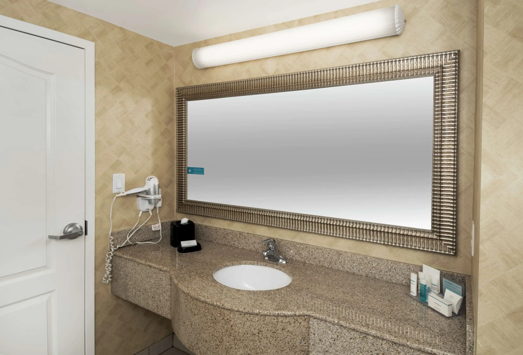 Hampton Inn & Suites Jacksonville Deerwood Park