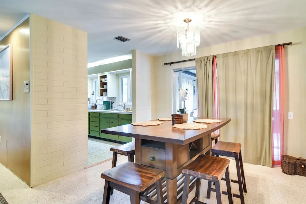 3 Mi to Beach: Seminole Retreat w/ Patio