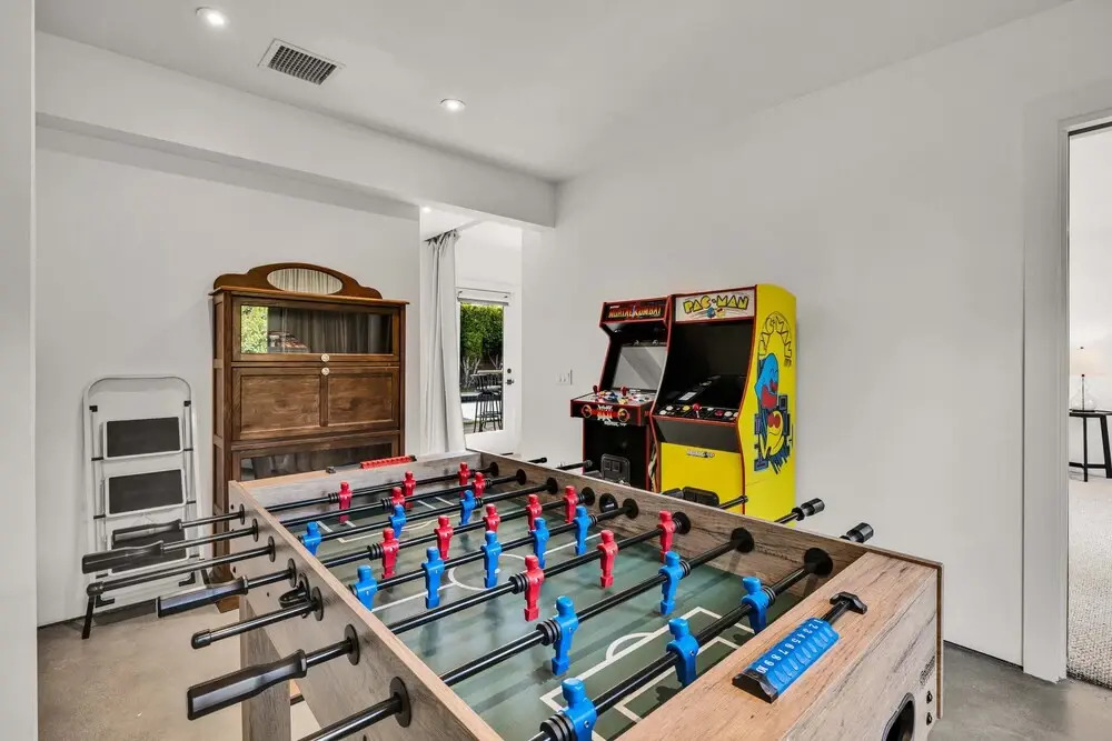Mid-Century Elegance & Fun in Tahquitz River Estates