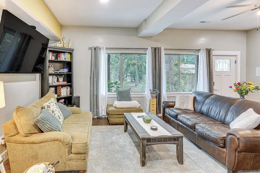6 Mi to Downtown: Apartment in Chattanooga!