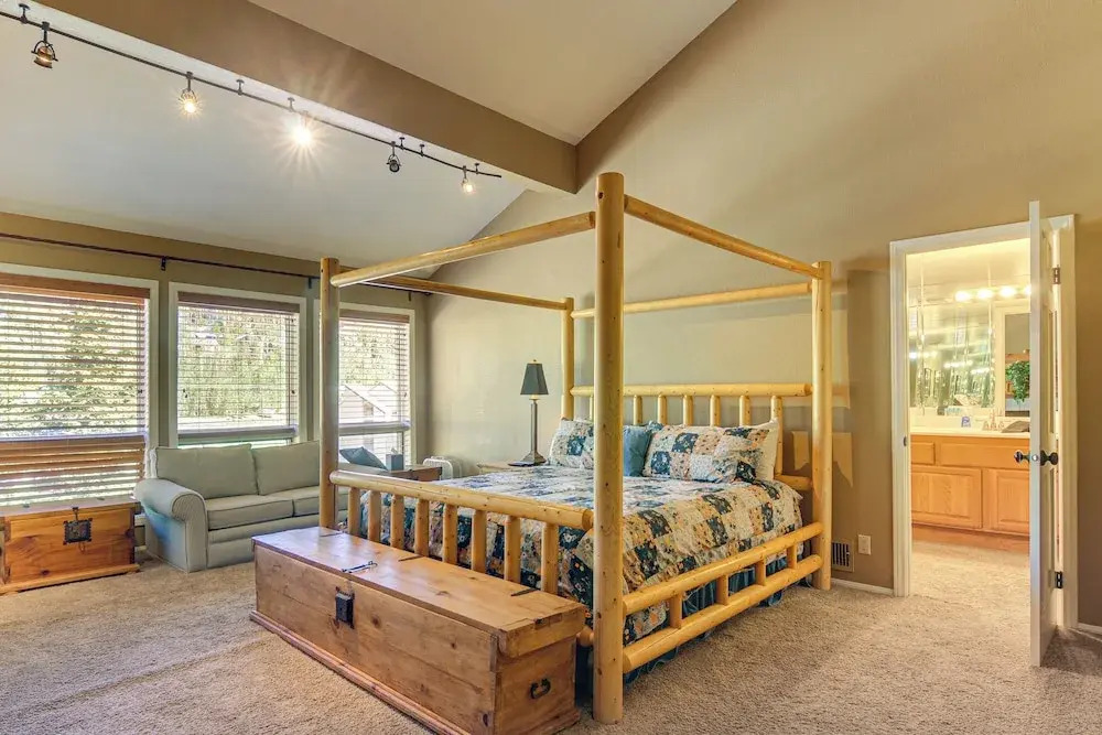 Spacious Brian Head Mtn Getaway w/ Hot Tub!