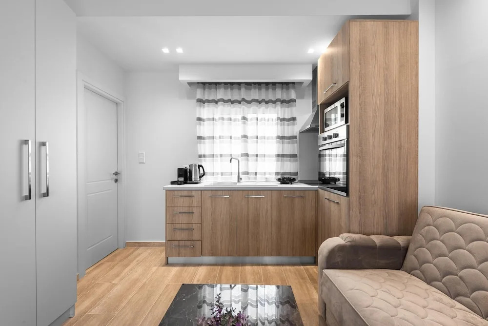 Penthouse Level 8, Nilie Hospitality MGMT