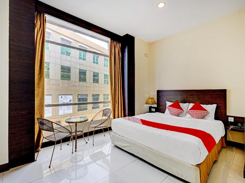 OYO 90350 Hotel Five Star 2
