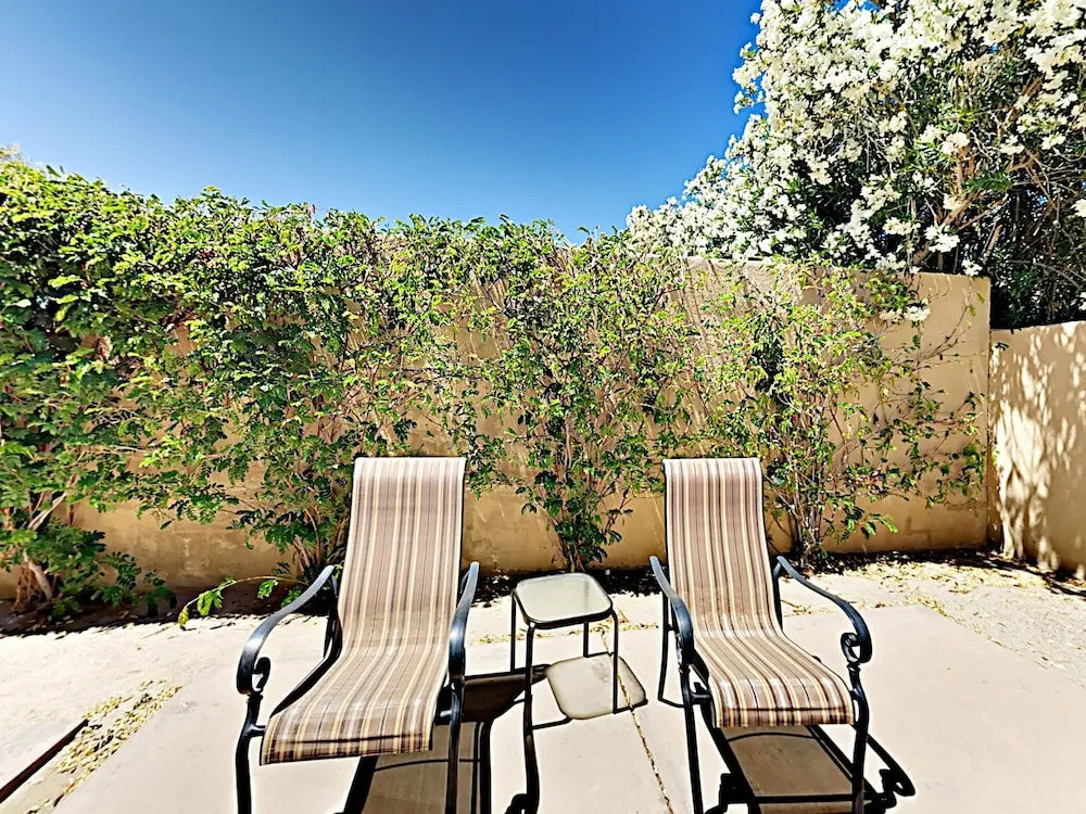 Mountain View La Quinta Stunner by RedAwning