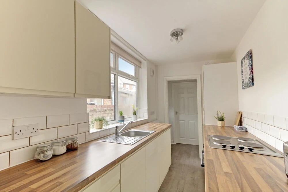 Spring Halls Carlton & Co Apartments Free Parking 2