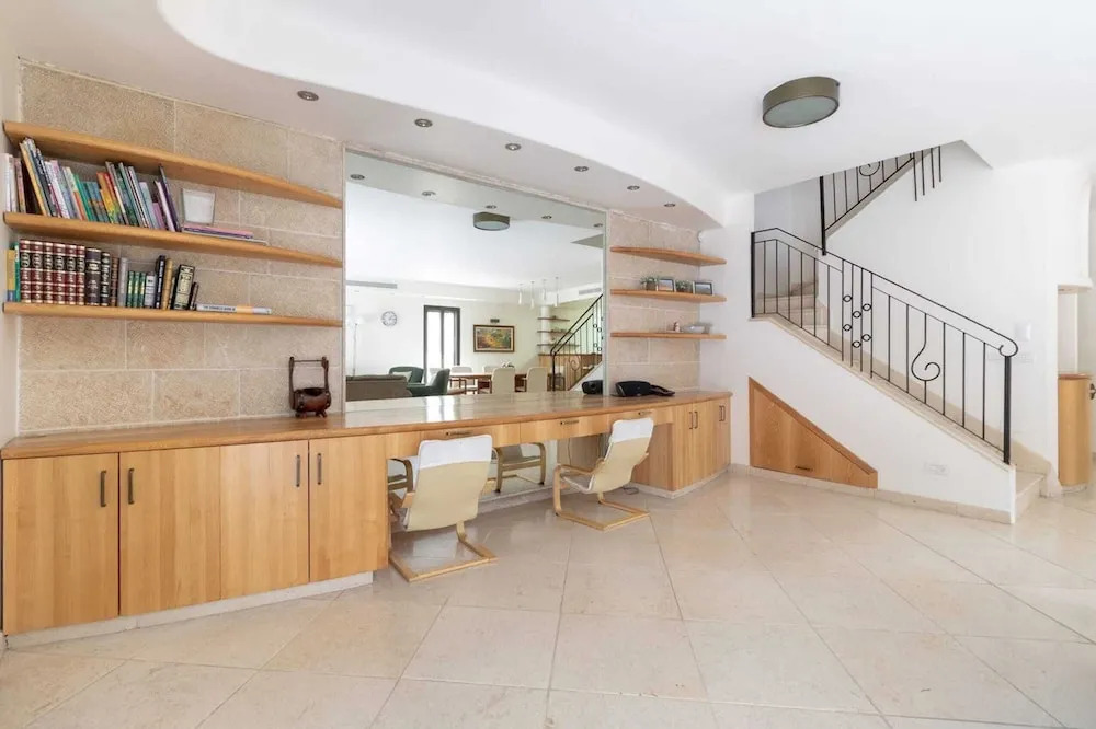Family Apt & Garden in David's Village by FeelHome