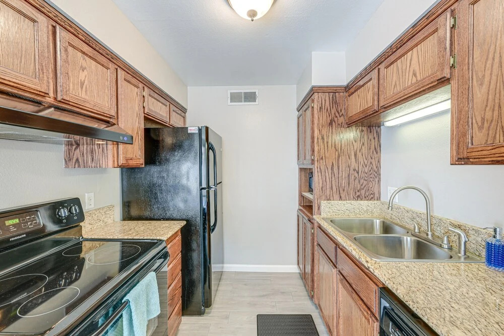 Cozy Fresno Condo w/ Balcony & Pool Access