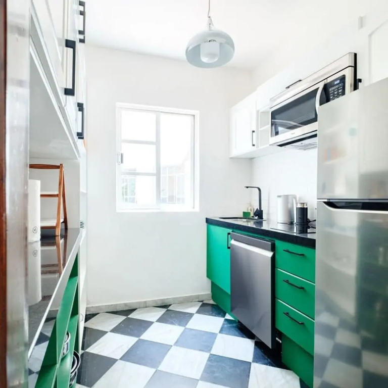 Art Deco Style Condo 2min Walk to Lincoln Park
