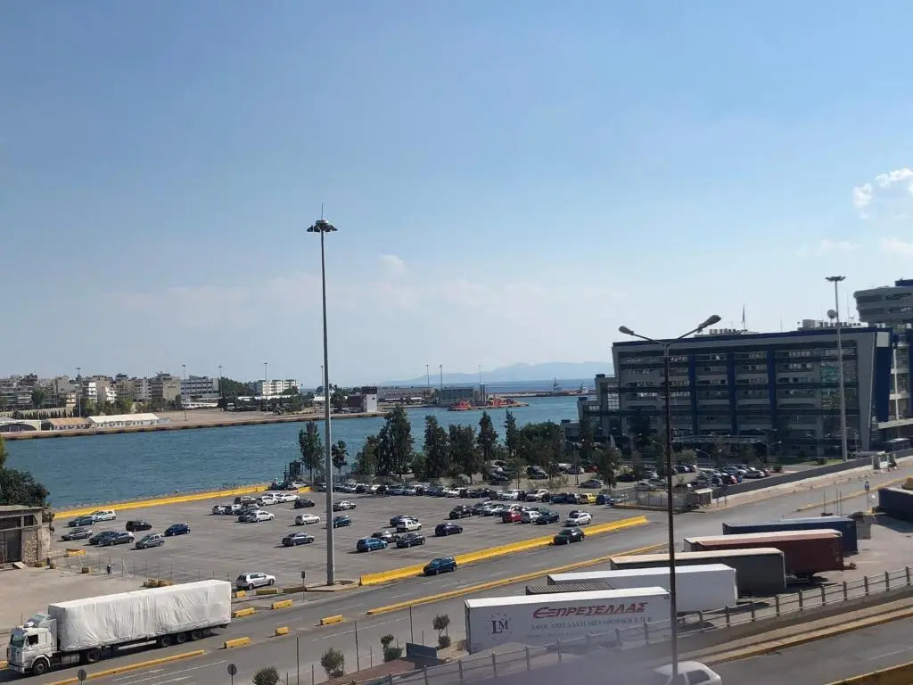 Pireaus Port Cosy apartment Wifi AC