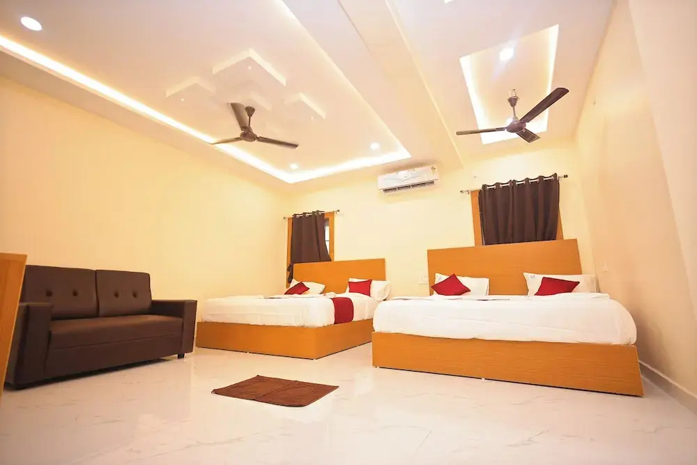 Jay & Jas Hotel