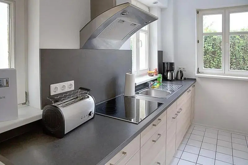 H&H Apartments im Herzen der Stadt in der Lange Strasse geräumig ruhig mit Küche und Esstisch