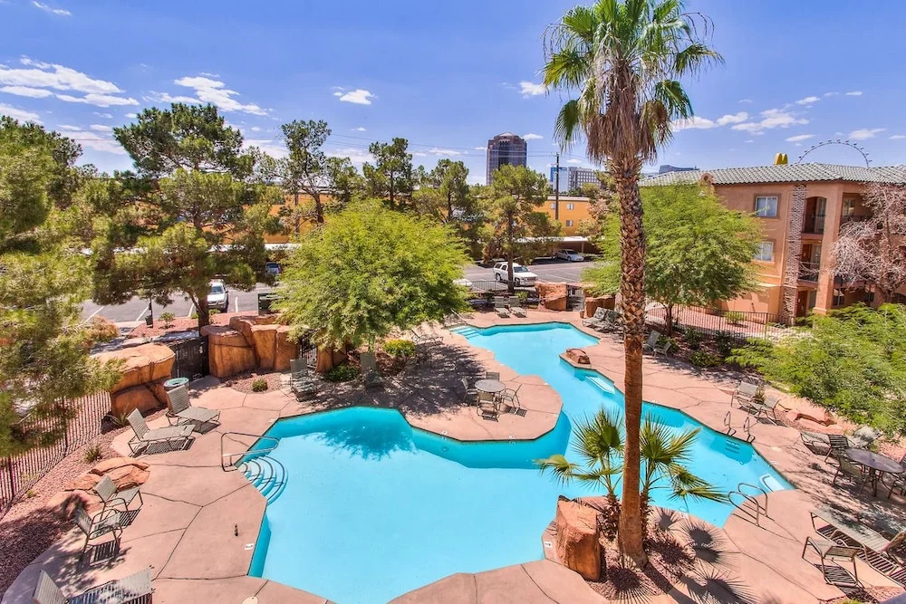 Emerald Suites