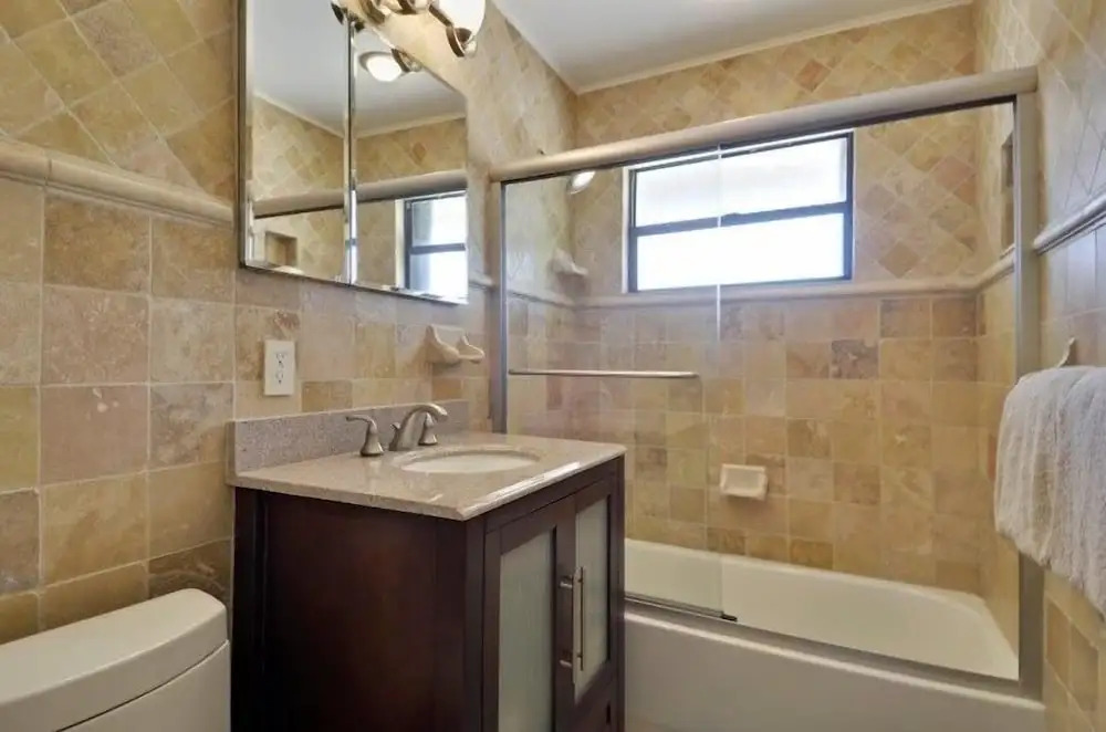 Beautiful 2 bedroom with Boat Slip 2 Home by RedAwning