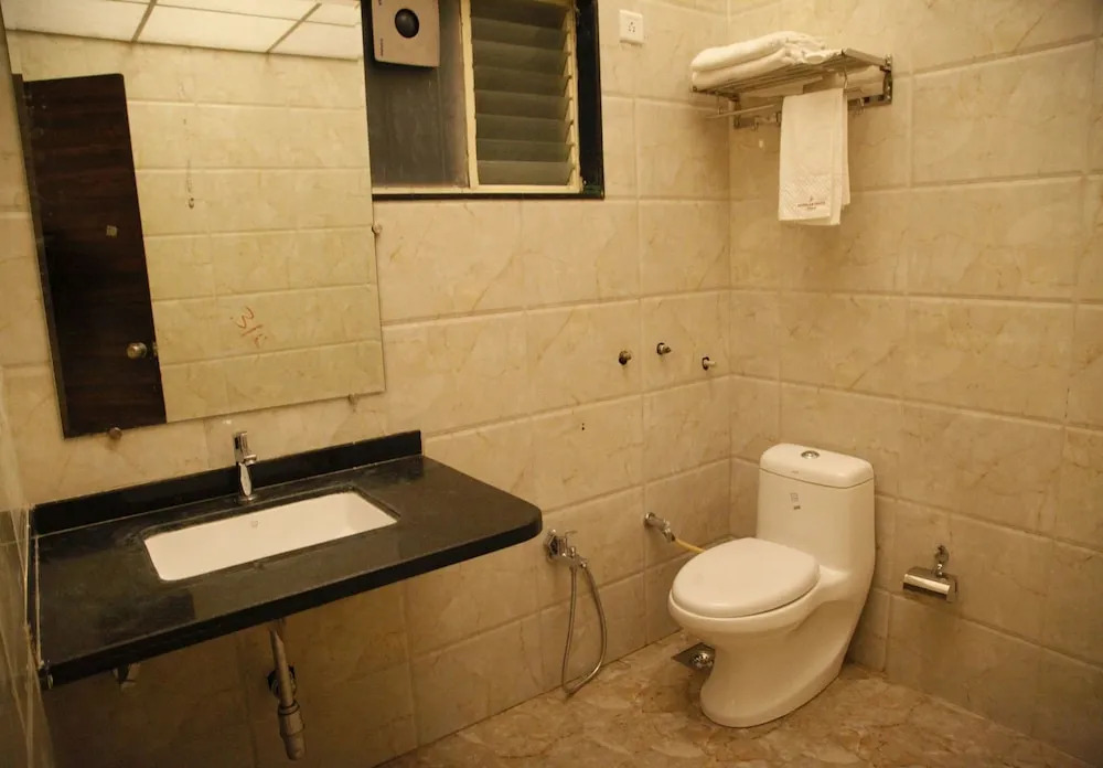 Popular Hotel