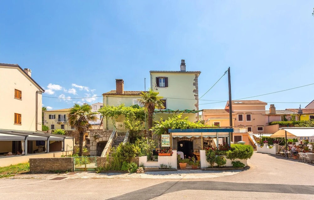Nice Apartment in Punat With Wifi