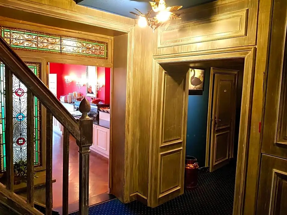 The Black Swan Hotel