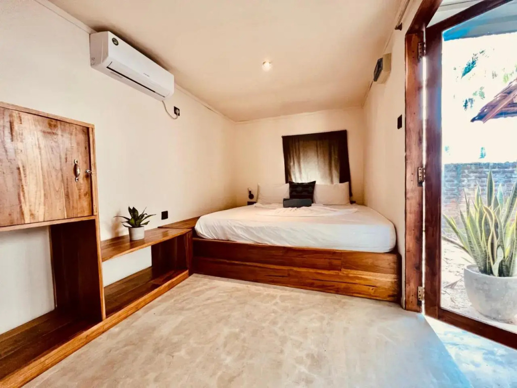 Little Lagoon Hostel