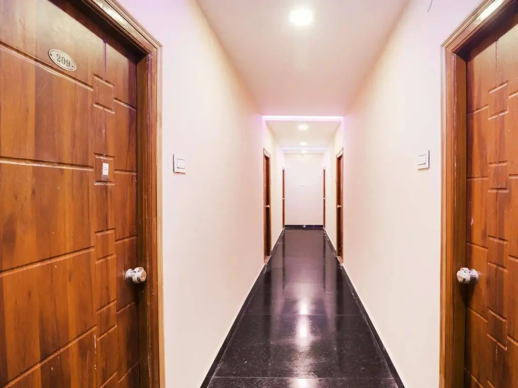 Hotel Sharans Inn
