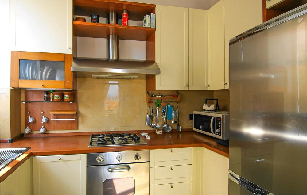 Stunning Apartment in Le Grazie With Wifi and 2 Bedrooms