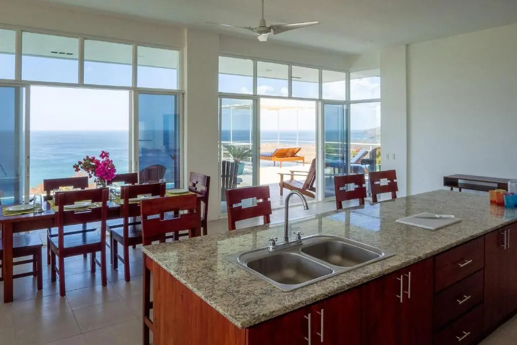 Bella Vista - The Very Best Ocean Views in Playa Remanso